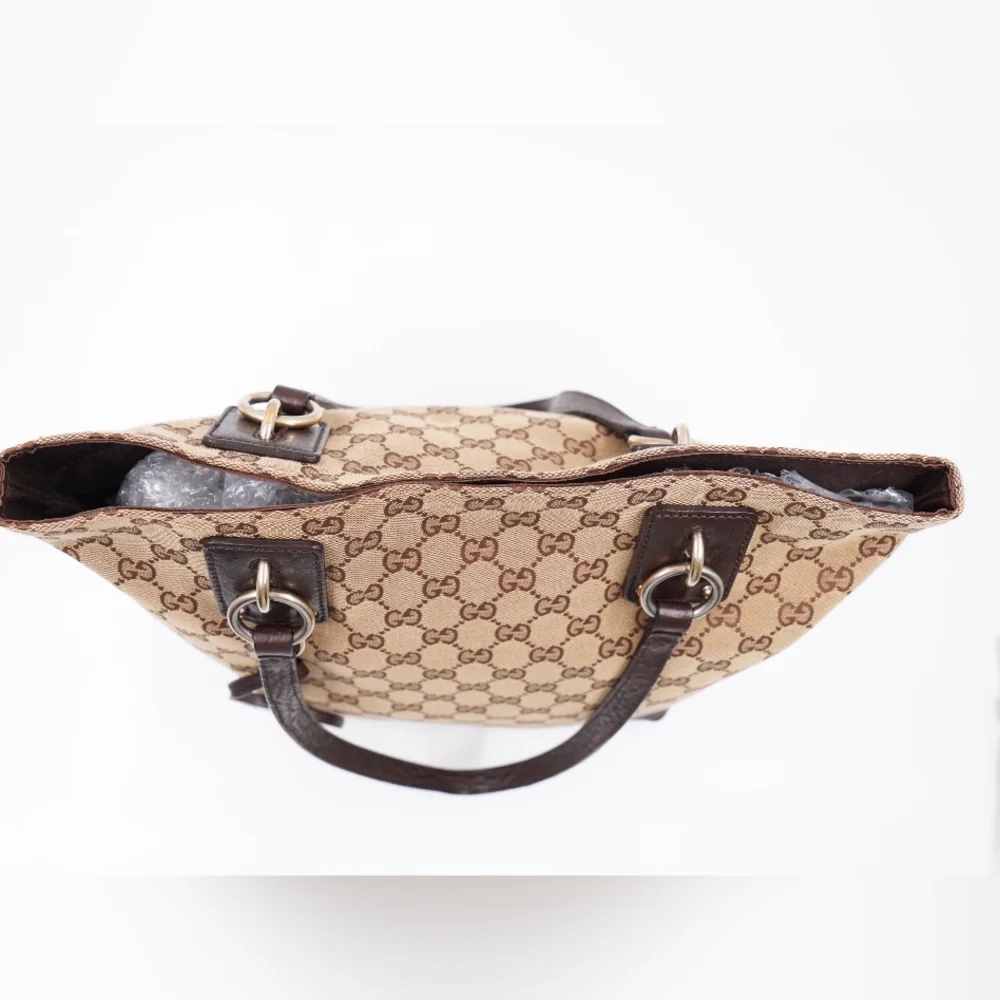 ❌️❌️SOLD❌️❌️BX19 💕 Gucci GG Canvas Interlocking Charm Tote - Picture 10 of 14